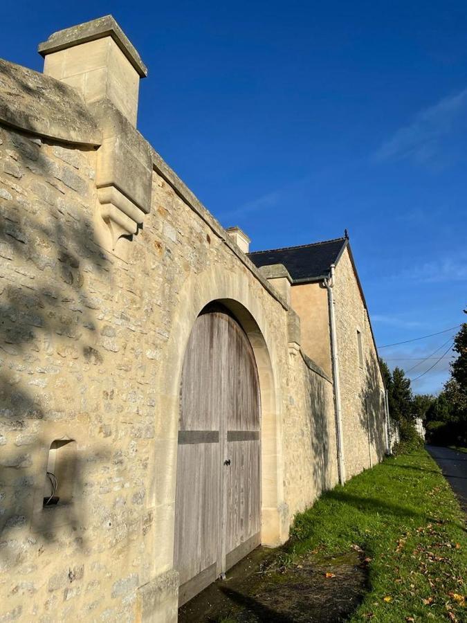 Le Clos Du Bas Courtil Guesthouse B&B Omaha Beach Osmanville Exterior foto
